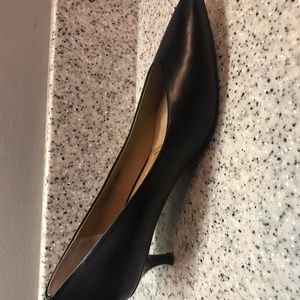 Vionic Brand Kitten heel. black leather